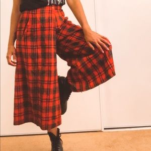 ❣️SOLD❣️High waisted wide leg plaid culottes